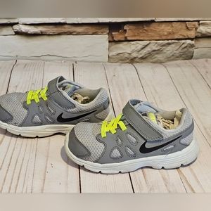 Toddler Nike Revolution Sneakers 9C